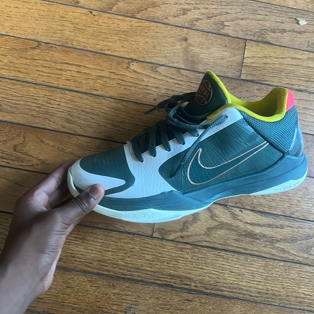 Scratches, clean Size 8(Women’s)